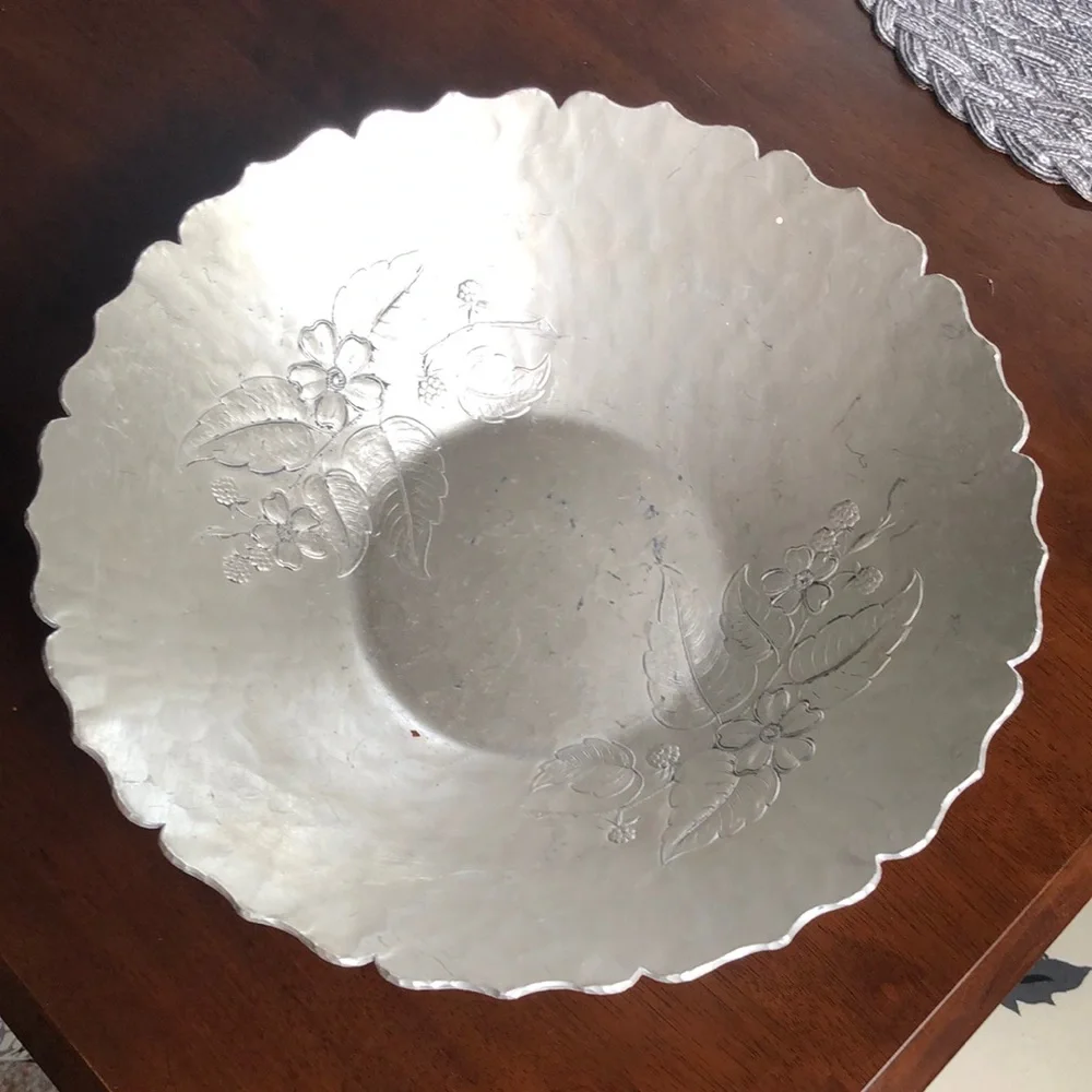EVERLAST MID CENTURY MODERN HAND FORGED ALUMINUM DOGWOOD PATTERN BOWL